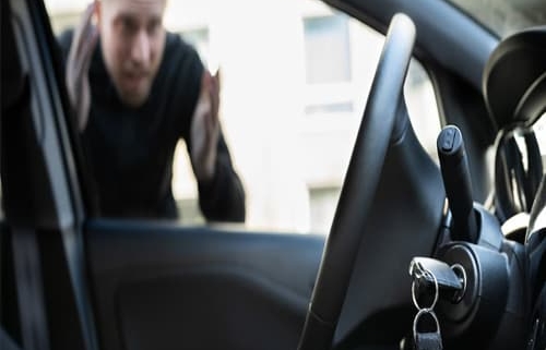 باز کردن درب خودرو